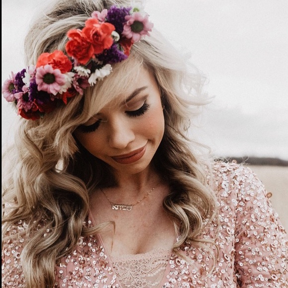 Meet your Posher, Tabitha - Picture 1 of 2